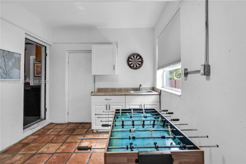 Снять в аренду виллу или дом в Майами, Флорида 5 спален, 263.01м2, № 1991305 - фото 17