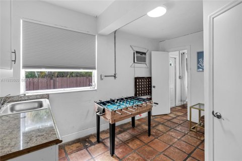 Снять в аренду виллу или дом в Майами, Флорида 5 спален, 263.01м2, № 1991305 - фото 18