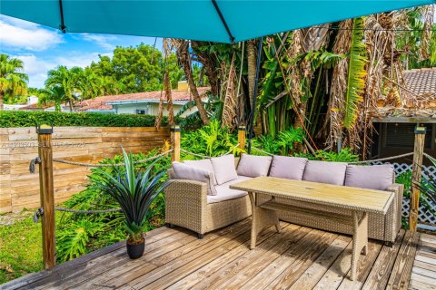 Снять в аренду виллу или дом в Майами, Флорида 5 спален, 263.01м2, № 1991305 - фото 11