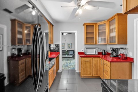 Снять в аренду виллу или дом в Майами, Флорида 5 спален, 263.01м2, № 1991305 - фото 19