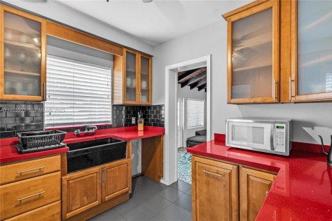 Снять в аренду виллу или дом в Майами, Флорида 5 спален, 263.01м2, № 1991305 - фото 20