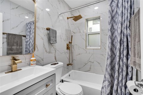 Снять в аренду виллу или дом в Майами, Флорида 5 спален, 263.01м2, № 1991305 - фото 23