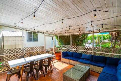 Снять в аренду виллу или дом в Майами, Флорида 5 спален, 263.01м2, № 1991305 - фото 6