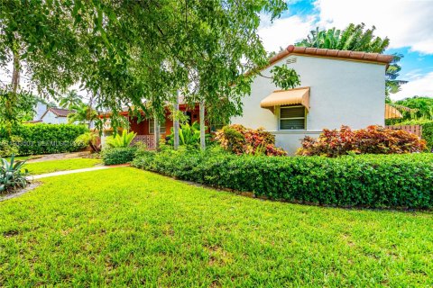 Снять в аренду виллу или дом в Майами, Флорида 5 спален, 263.01м2, № 1991305 - фото 5