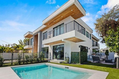 House in Fort Lauderdale, Florida 3 bedrooms, 228.35 sq.m. № 2083636 - photo 6