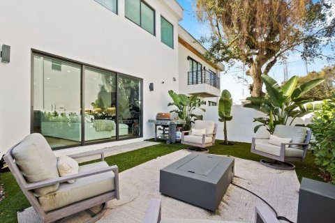 House in Fort Lauderdale, Florida 3 bedrooms, 228.35 sq.m. № 2083636 - photo 10