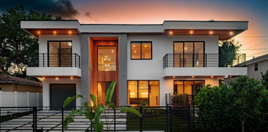 House in Fort Lauderdale, Florida 3 bedrooms, 228.35 sq.m. № 2083636
