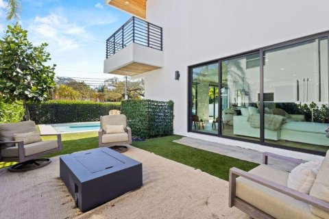 House in Fort Lauderdale, Florida 3 bedrooms, 228.35 sq.m. № 2083636 - photo 11