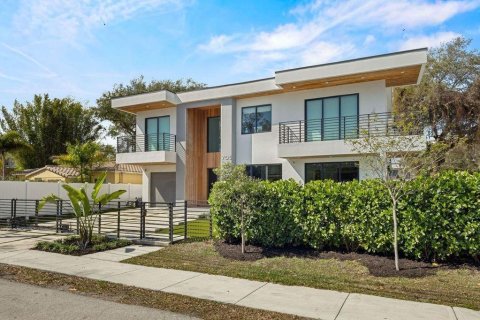 House in Fort Lauderdale, Florida 3 bedrooms, 228.35 sq.m. № 2083636 - photo 3