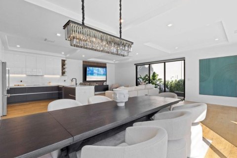 House in Fort Lauderdale, Florida 3 bedrooms, 228.35 sq.m. № 2083636 - photo 24