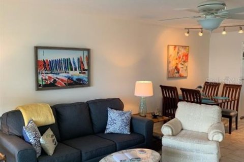 Condominio en alquiler en Dunedin, Florida, 2 dormitorios, 106 m2 № 2103714 - foto 11