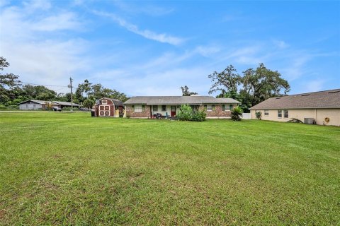 House in Dade City, Florida 3 bedrooms, 124.49 sq.m. № 1902046 - photo 1