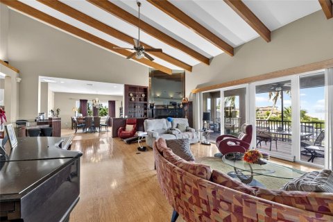 House in Apollo Beach, Florida 4 bedrooms, 386.38 sq.m. № 2195856 - photo 29