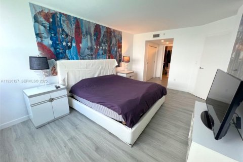 Condo in Miami Beach, Florida, 2 bedrooms  № 2076768 - photo 23