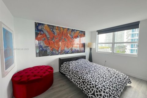 Condo in Miami Beach, Florida, 2 bedrooms  № 2076768 - photo 18