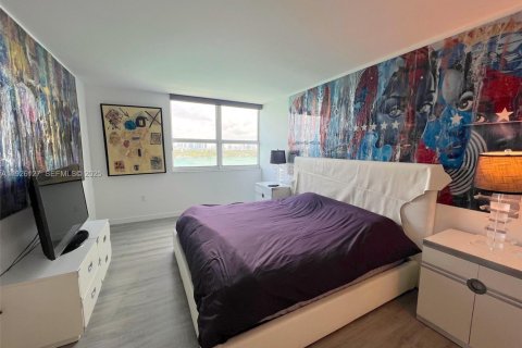 Condo in Miami Beach, Florida, 2 bedrooms  № 2076768 - photo 22