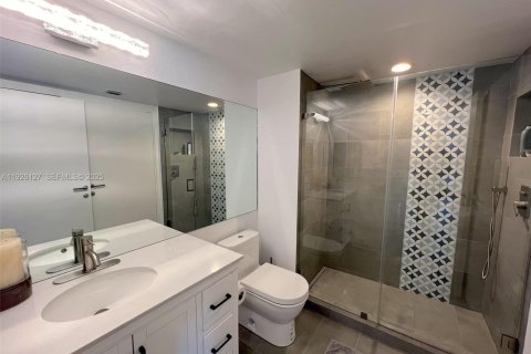 Condo in Miami Beach, Florida, 2 bedrooms  № 2076768 - photo 20