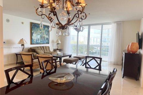 Condominio en venta en Sunny Isles Beach, Florida, 2 dormitorios, 147.81 m2 № 1684093 - foto 10