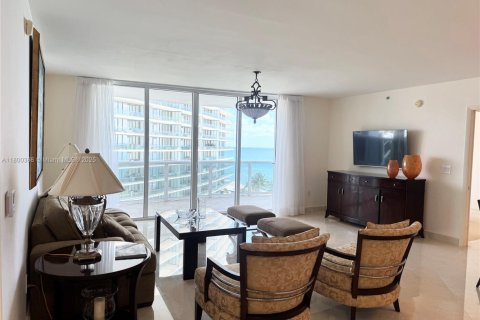 Condominio en venta en Sunny Isles Beach, Florida, 2 dormitorios, 147.81 m2 № 1684093 - foto 7