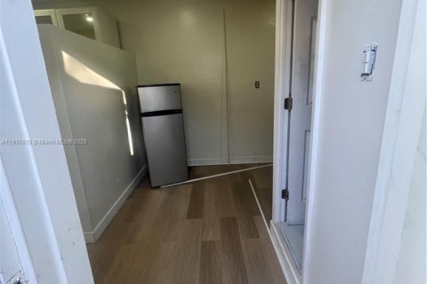 Commercial property in Pembroke Pines, Florida 1 bedroom, 177.35 sq.m. № 1974005 - photo 7