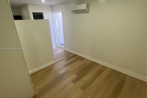 Commercial property in Pembroke Pines, Florida 1 bedroom, 177.35 sq.m. № 1974005 - photo 6