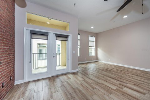 Condominio en alquiler en Saint Petersburg, Florida, 2 dormitorios, 120.59 m2 № 1910322 - foto 8
