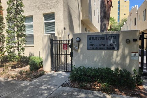 Condominio en alquiler en Saint Petersburg, Florida, 2 dormitorios, 120.59 m2 № 1910322 - foto 2