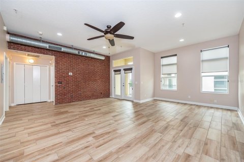 Condominio en alquiler en Saint Petersburg, Florida, 2 dormitorios, 120.59 m2 № 1910322 - foto 6