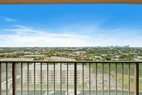 Condominio en venta en Miami, Florida, 3 dormitorios, 215.53 m2 № 1985541 - foto 6