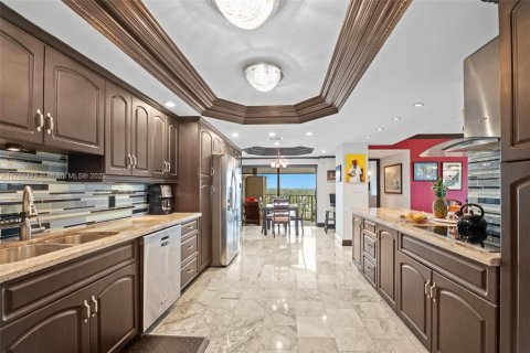 Condominio en venta en Miami, Florida, 3 dormitorios, 215.53 m2 № 1985541 - foto 14