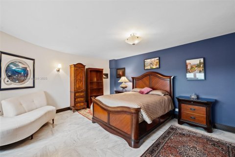 Condominio en venta en Miami, Florida, 3 dormitorios, 215.53 m2 № 1985541 - foto 23