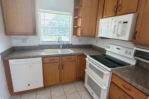 Casa en alquiler en Winter Haven, Florida, 2 dormitorios, 91.79 m2 № 2208225 - foto 4