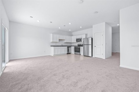 Townhouse in Davenport, Florida 3 bedrooms, 132.01 sq.m. № 1734259 - photo 6
