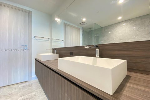 Copropriété à louer à Miami, Floride: 1 chambre, 84.17 m2 № 1998009 - photo 7