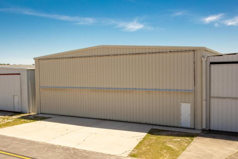 Commercial property in Destin, Florida № 560540 - photo 1