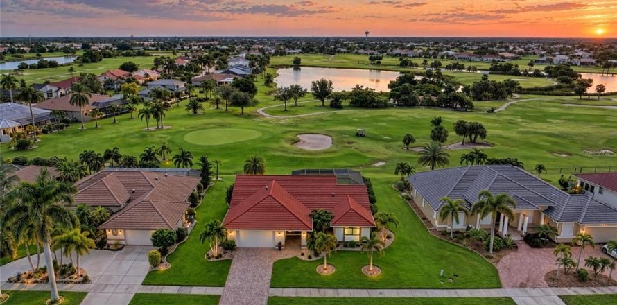 Villa ou maison à Punta Gorda, Floride 3 chambres, 183.02 m2 № 2361288