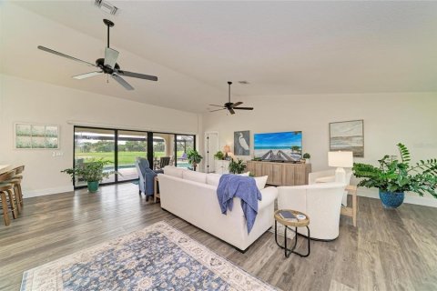 Villa ou maison à vendre à Punta Gorda, Floride: 3 chambres, 183.02 m2 № 2361288 - photo 8