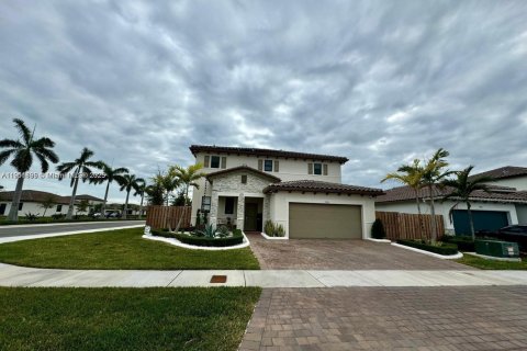 House in Homestead, Florida 5 bedrooms, 276.29 sq.m. № 1968221 - photo 24