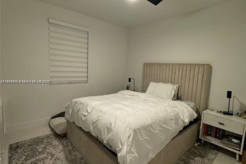 House in Homestead, Florida 5 bedrooms, 276.29 sq.m. № 1968221 - photo 16