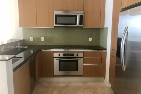 Condominio en alquiler en Miami, Florida, 2 dormitorios, 101.08 m2 № 2031775 - foto 3