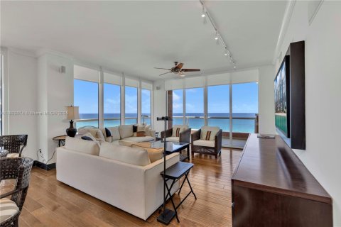 Condominio en venta en Sunny Isles Beach, Florida, 4 dormitorios, 254.18 m2 № 1978113 - foto 4