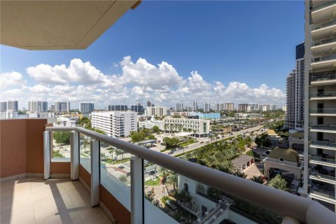 Condominio en venta en Sunny Isles Beach, Florida, 4 dormitorios, 254.18 m2 № 1978113 - foto 19