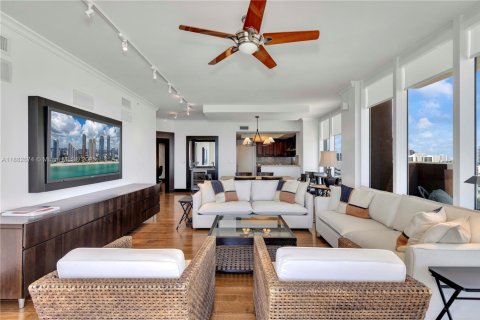 Condominio en venta en Sunny Isles Beach, Florida, 4 dormitorios, 254.18 m2 № 1978113 - foto 8