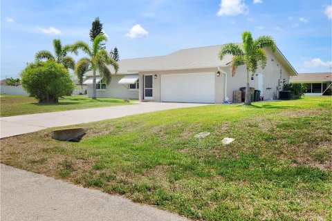 Villa ou maison à vendre à Cape Coral, Floride: 2 chambres, 163.6 m2 № 1755639 - photo 4