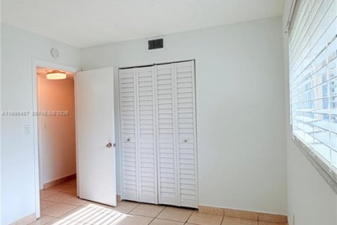 Copropriété à louer à Miami, Floride: 2 chambres, 74.69 m2 № 2058603 - photo 16