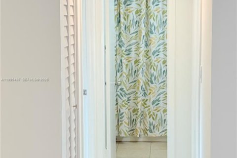 Copropriété à louer à Miami, Floride: 2 chambres, 74.69 m2 № 2058603 - photo 9
