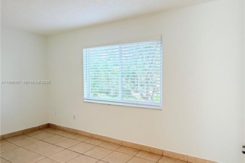 Copropriété à louer à Miami, Floride: 2 chambres, 74.69 m2 № 2058603 - photo 12