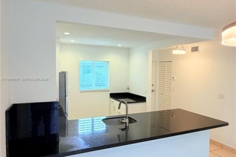Copropriété à louer à Miami, Floride: 2 chambres, 74.69 m2 № 2058603 - photo 7