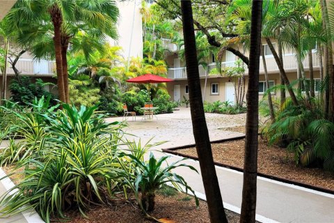 Copropriété à louer à Miami, Floride: 2 chambres, 74.69 m2 № 2058603 - photo 2