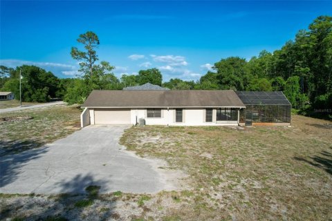 House in New Port Richey, Florida 3 bedrooms, 186.83 sq.m. № 1670227 - photo 13